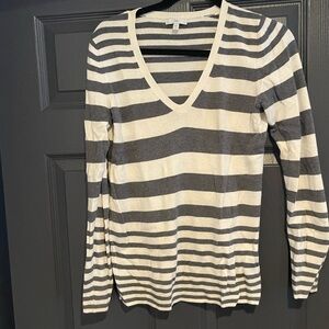 Gap S gray and white striped sweater